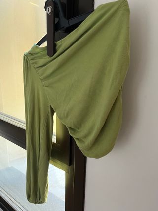 Top verde manga fruncida