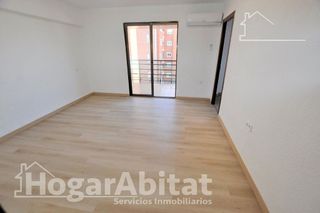 Piso en venta en La Creu Coberta en Valencia
