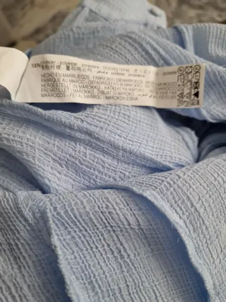 Blusa, camisa, top celeste con volantes Zara