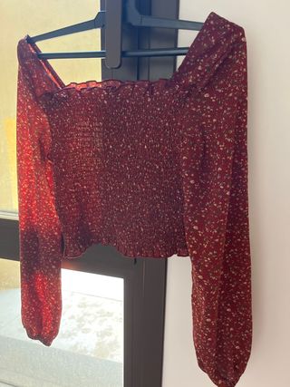 Blusa roja estampada floral manga larga