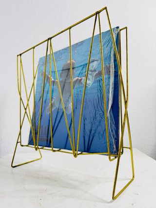 Revistero Minimalista Retro Dorado