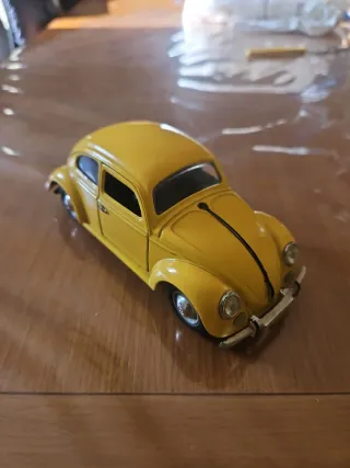 Coche Escarabajo Amarillo Colección