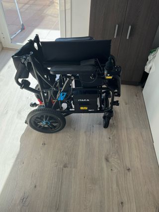 Silla de ruedas eléctrica plegable