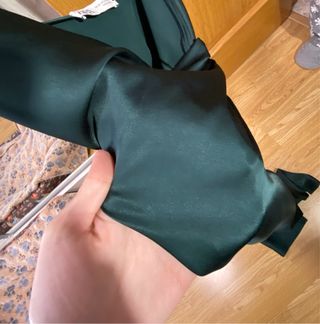 Vestido satinado verde tirantes