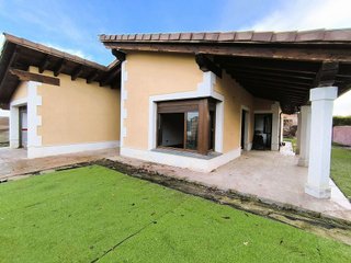 Chalet en venta en Aldeamayor de San Martín