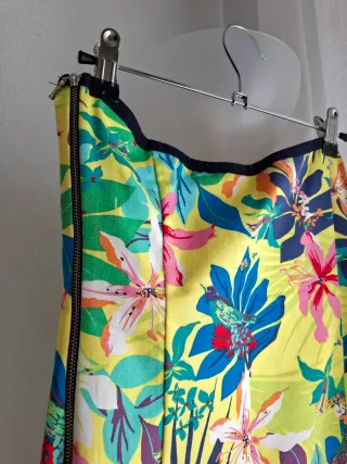 Vestido Zara TRF Talla M (Estampado Tropical)