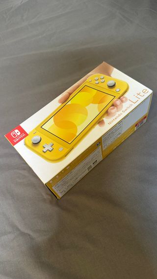 Nintendo Switch Lite Amarilla - Nueva