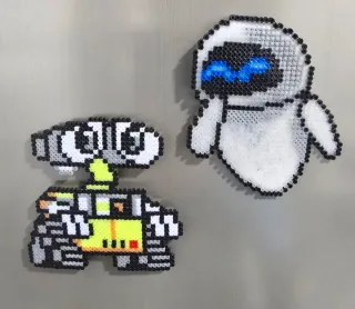 Imanes Wall-E y EVA en Hamabeads