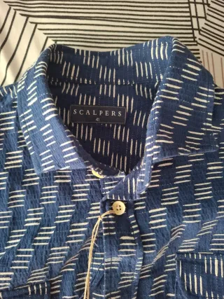 Camisa Scalpers azul y blanca