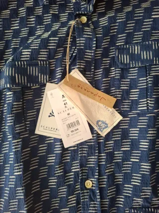 Camisa Scalpers azul y blanca