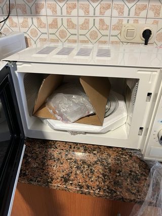 Microondas Grill Schneider 20L 700W