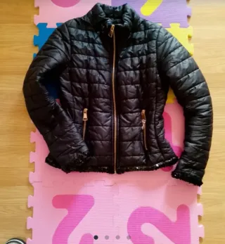 LOTE Cuatro abrigos negros y beige OFERTA