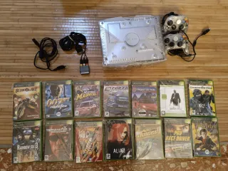 Xbox Cristal con 2 mandos y 14 juegos