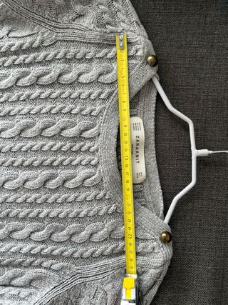 Jersey Zara punto trenzado gris