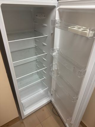 Nevera blanca