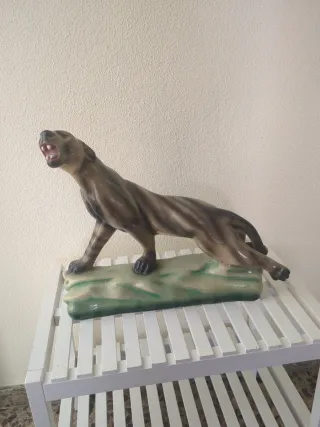 Escultura Leona años 60.