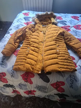 Abrigo Plumas Mujer Mostaza Talla XL