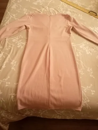 Vestido cóctel rosa botones dorados