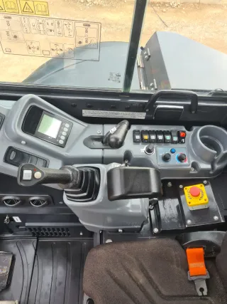 Miniexcavadora Yanmar Vio57-6B