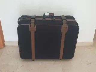 Maleta enorme negro y marrón × 25