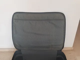 Maleta enorme negro y marrón × 25