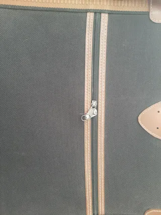 Maleta enorme negro y marrón × 25