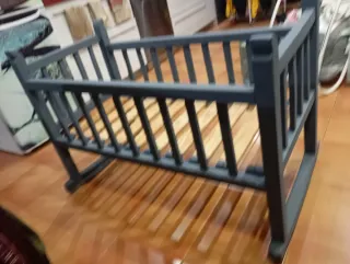 Cuna de bebé antigua