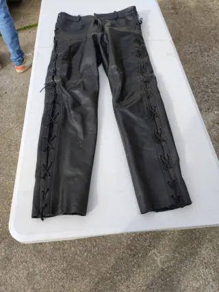 Pantalón Cuero Negro Trenzado Talla 50