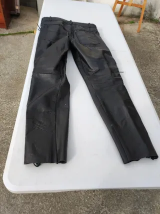 Pantalón Cuero Negro Trenzado Talla 50