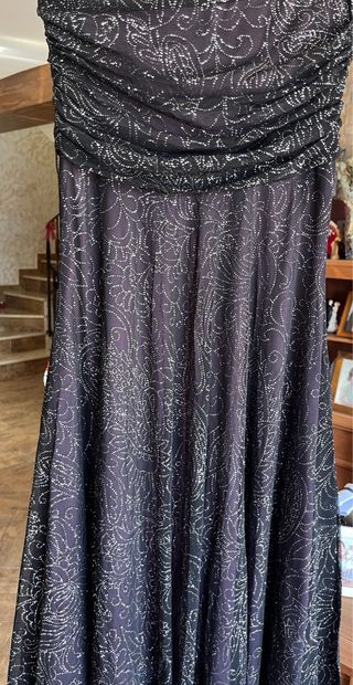 Vestido de fiesta negro y plateado