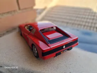 Ferrari Testarossa 1/18