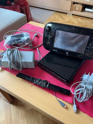 Nintendo Wii U+ 6 juegos + 2 mandos + accesorios