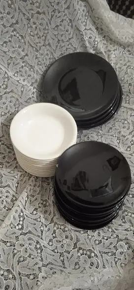 Servizio Piatti Ceramica Bianco/Nero Scheggiati