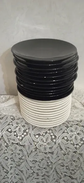 Servizio Piatti Ceramica Bianco/Nero Scheggiati