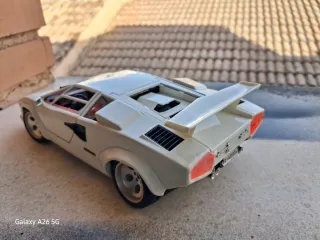 Lamborghini Countach 1/18