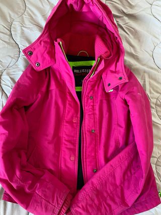 Chaqueta Hollister fucsia talla S