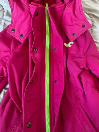 Chaqueta Hollister fucsia talla S