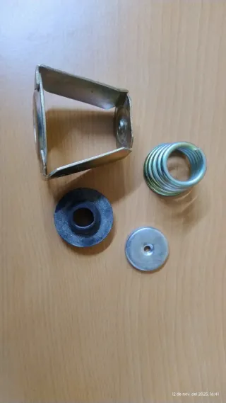 Antivibrador de techo metálico de la marca Kroon