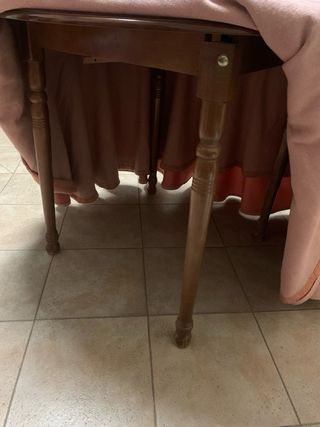 Mesa camilla con 2 faldillas, mantelera y vidrio