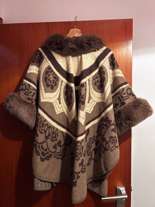 Capa de invierno con pelo