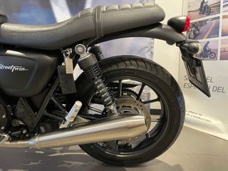 Triumph Street Twin 900 Negra