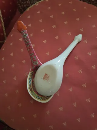 Set di 2 cucchiai orientali in porcellana nuovi