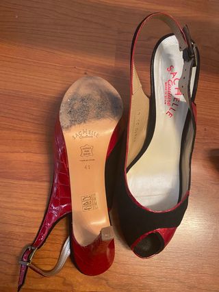 Elegantes zapatos tacón piel roja y ante negro T37