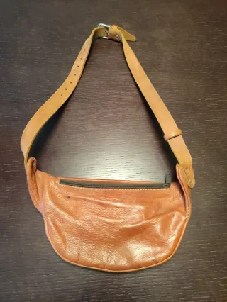 Riñonera de piel marrón