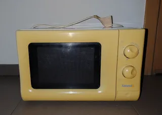 Microondas Saivod Amarillo