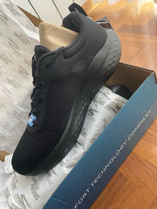 Skechers GOrun Hombre Talla 45 Negro