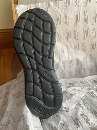 Skechers GOrun Hombre Talla 45 Negro