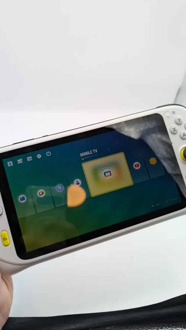 Logitech G Cloud Blanca y Amarilla