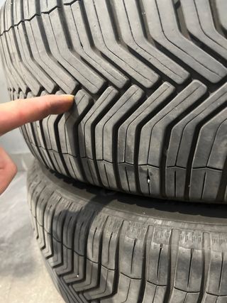 2 Michelin CrossClimate 235/55/19 105W