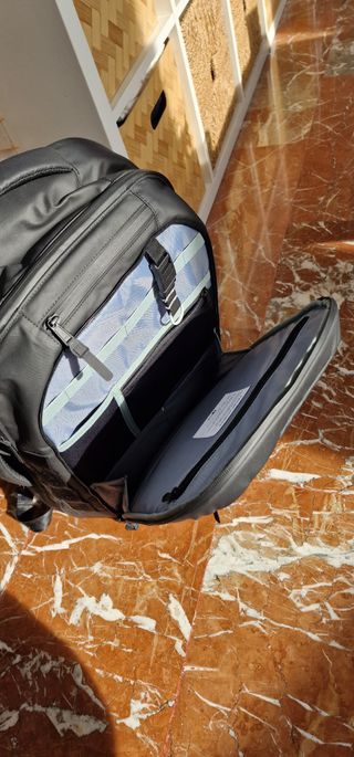 Mochila resistente e impermeable negra